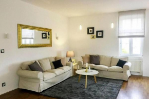 Luxusný 118m2 Apartmán s Krbom v Centre Nitry